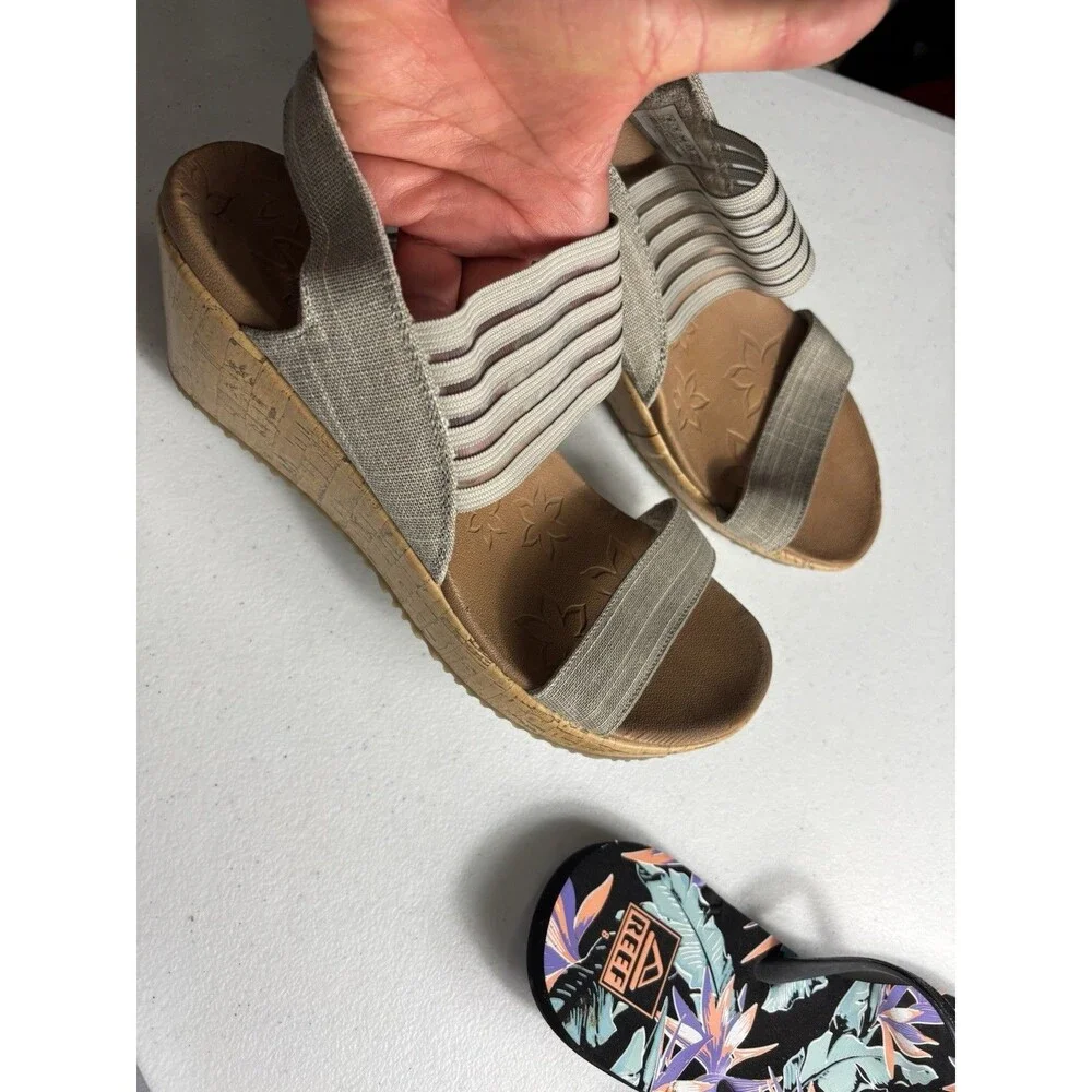 Skechers Beverlee Womens size 8Foam Wedge Strap Sandal Taupe